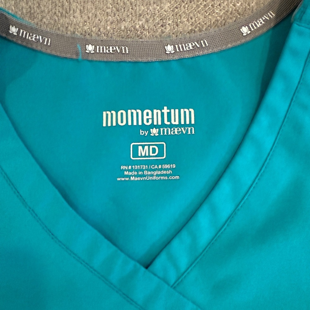 Momentum Women's Teal Scrub Set - Picture 2 of 7